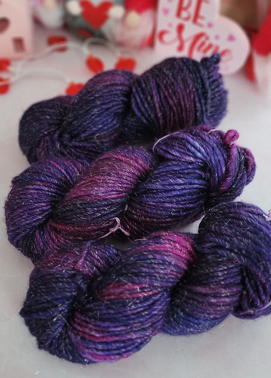 Intergalactic SBL130 SHIMMER (lite super bulky) / Ready to Ship