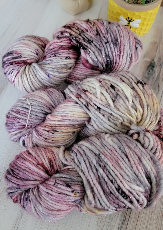 Grindelwald Lite SBL130 SHIMMER (lite super bulky) / Ready to Ship