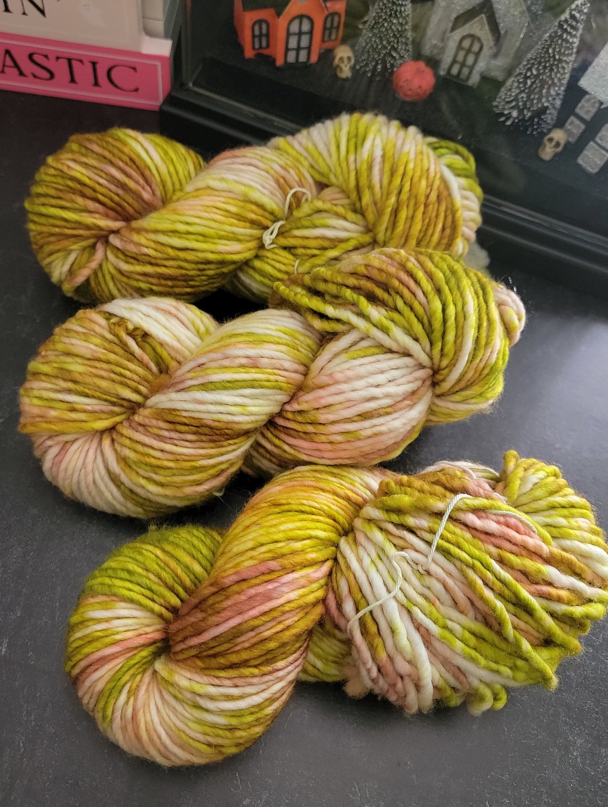OOAK Chartreuse SBL130 (lite super bulky) / Ready to Ship
