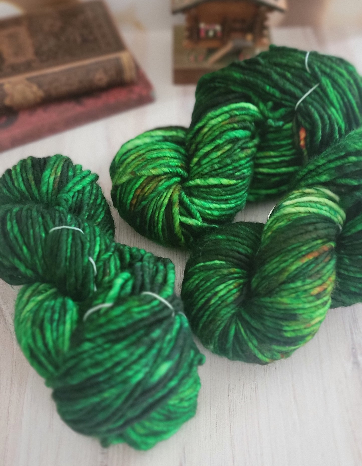 Oopsie Green with Orange Speckle SBL130 (lite super bulky) / Ready to Ship